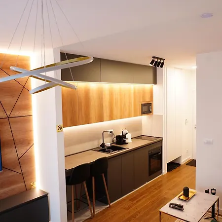 The Daily Nest * Nis